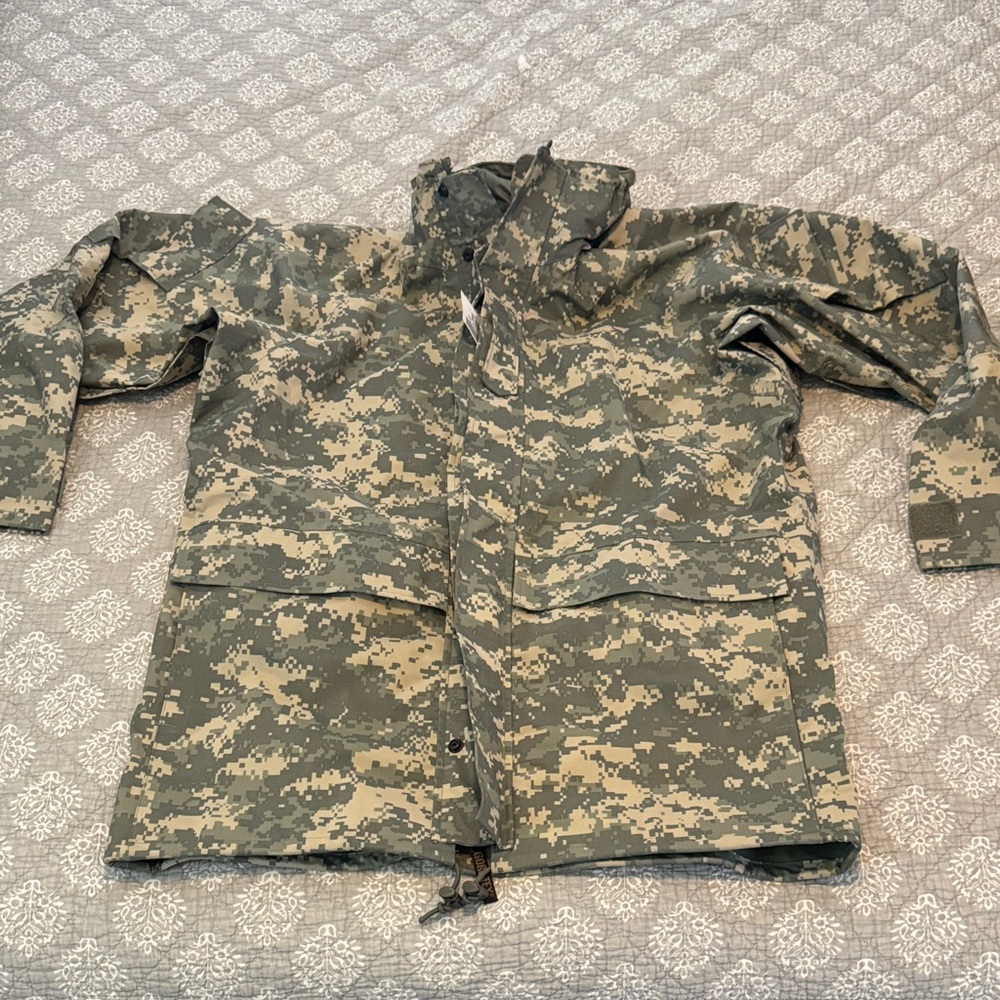 Gore-Tex Digital Camo Parka Jacket w/ Hood